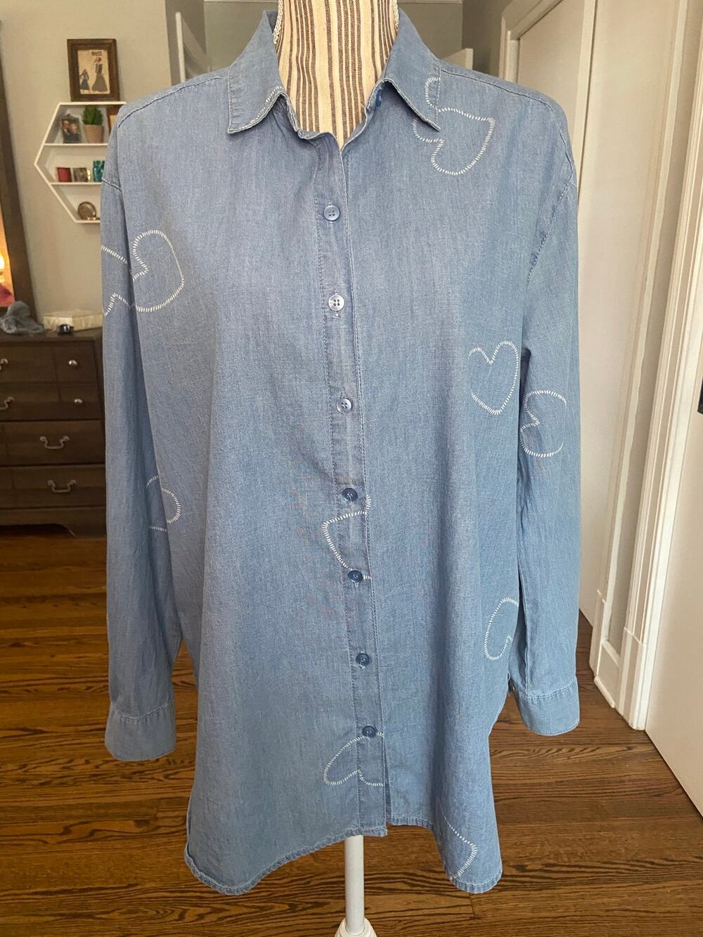 Jane and Delancey chambray button front long sleeve blouse w/ embroidered hearts